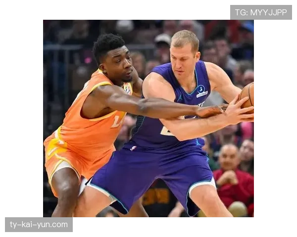 马刺签下中锋梅森·普拉姆利10天合同,文班亚马获内线帮手