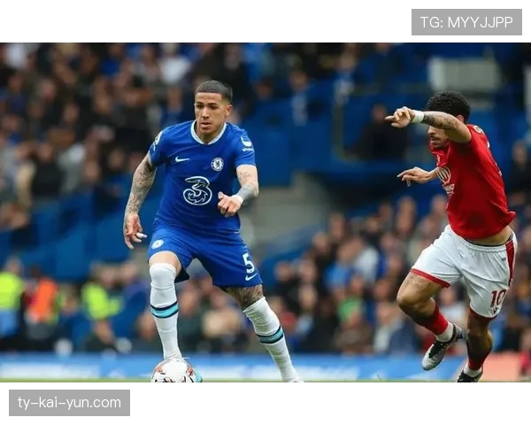 拉齐奥 vs 萨索洛：比赛第60分钟，萨索洛球员因危险动作被直接红牌罚下